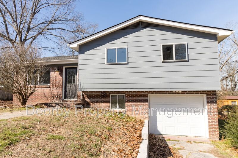 Building Photo - 2983 E Freedom Cir