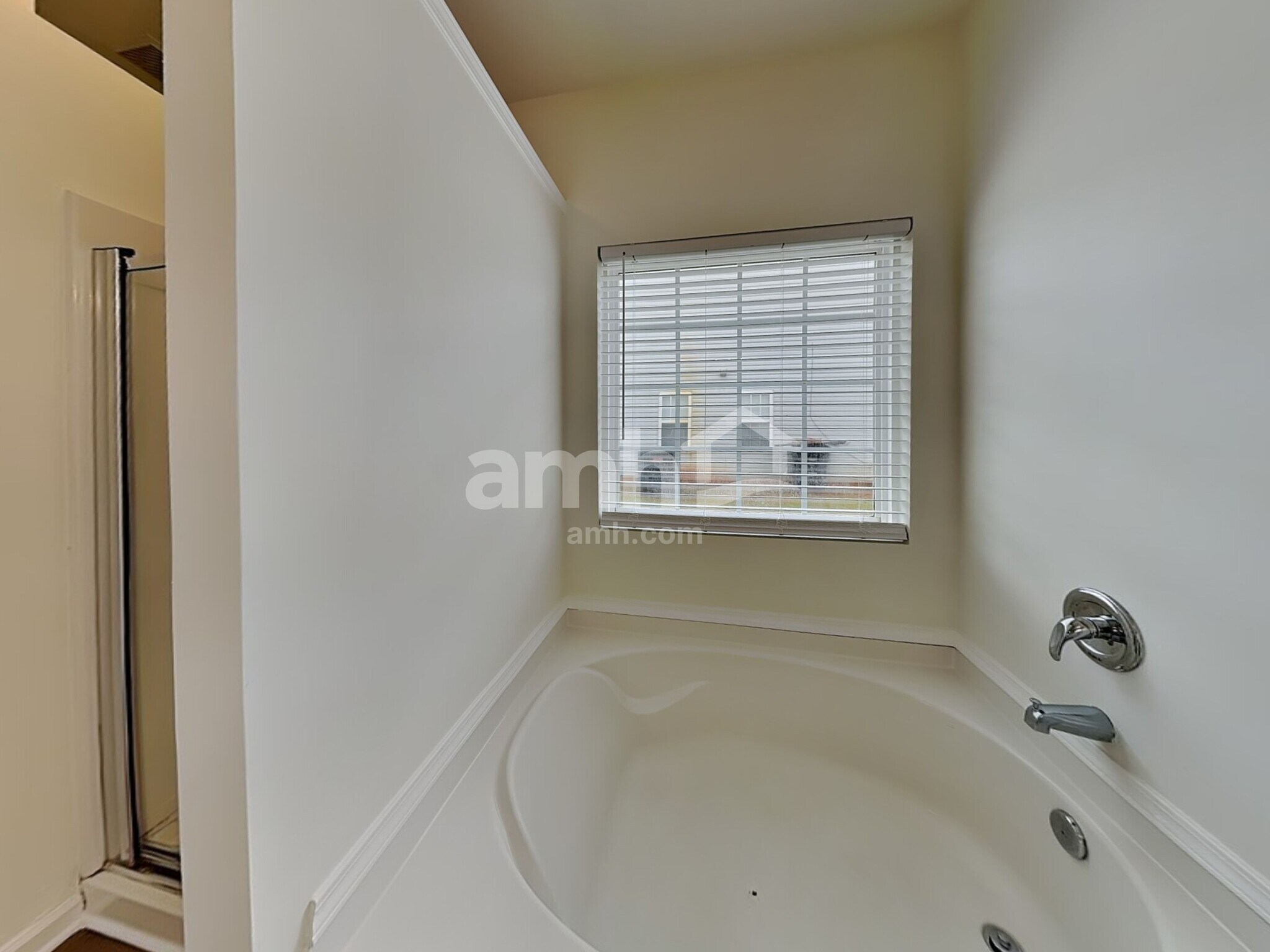 Building Photo - 2314 Lexington Ave