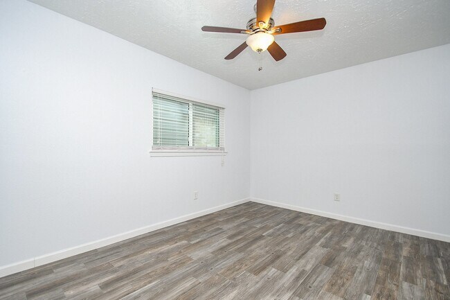 Building Photo - 19734 Redroot Dr