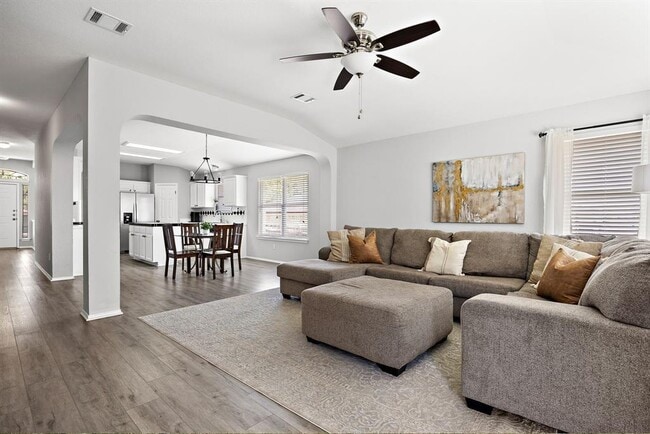 Building Photo - 1202 Highland Dr