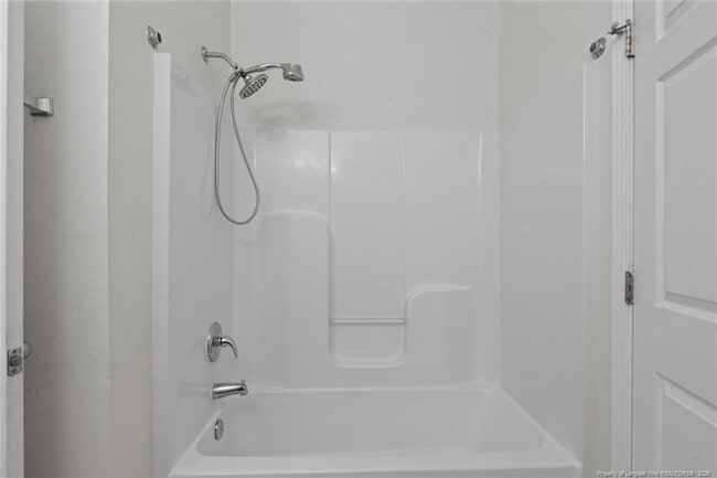 Building Photo - Spacious 2 bedroom available now!