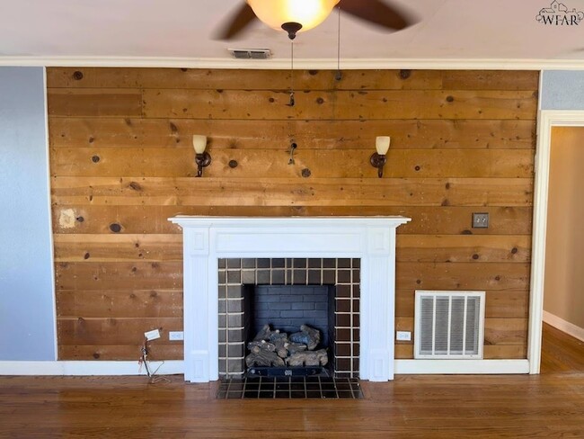 Building Photo - 1817 Ardath Ave