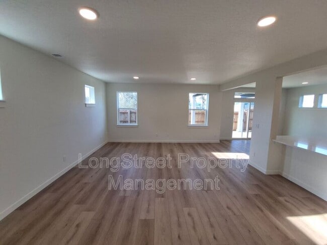 Building Photo - 4694 Finch St