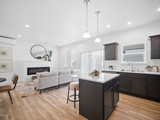 Building Photo - $500 OFF FIRST MONTHS RENT! Brand New Town...