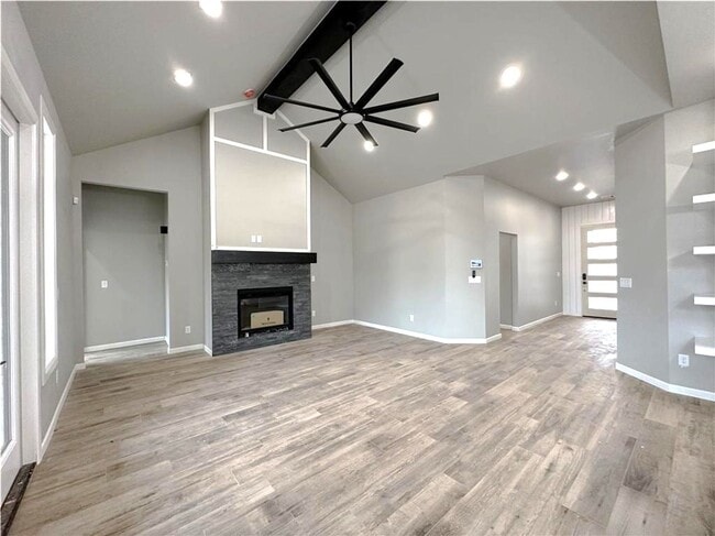 Building Photo - 3 Bed 2 Bath 2 Car in Twin Silos Addition Edmond, OK