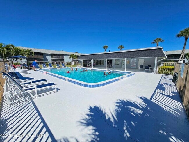 Building Photo - Furnished Cocoa Beach Condo