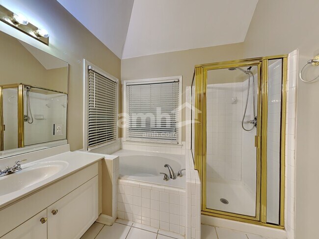 Building Photo - 3178 Vickery Dr NE