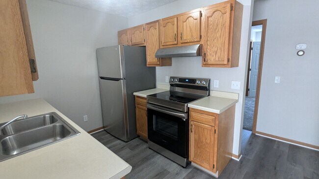Building Photo - MN Cedar Village (861)