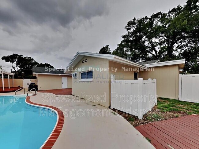 Building Photo - 1250 Henry Balch Dr