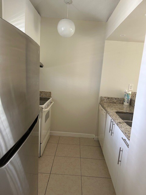 Building Photo - 112 Club Dr