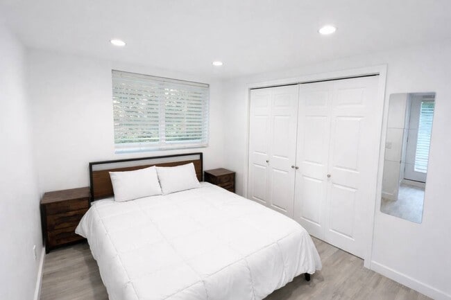 Building Photo - 7948 Capistrano Ave