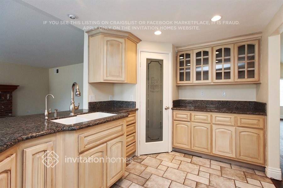 Building Photo - 3613 Burning Tree Dr