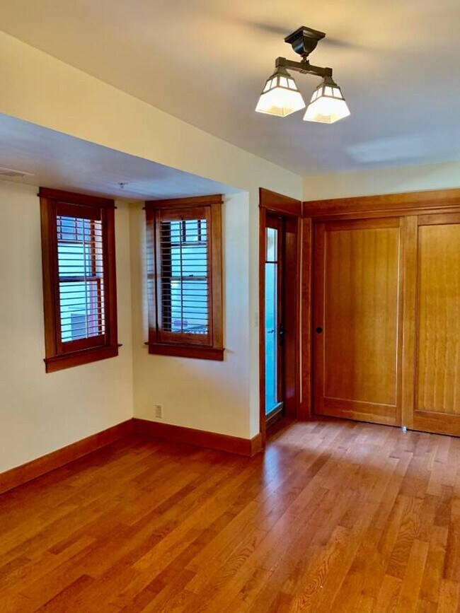 Building Photo - 3 Bedroom/2 Bath Downtown SLO