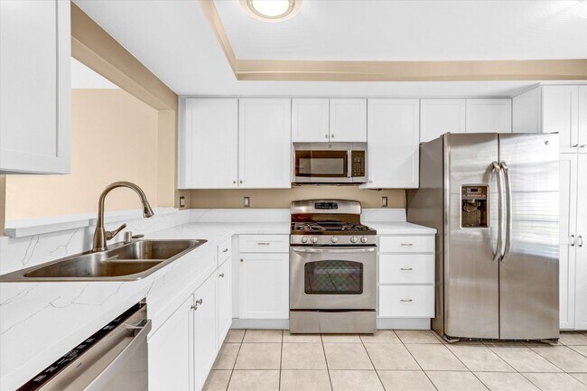 Building Photo - $500 Move In Special! 3 BD, 2.5 BA Townhome At The Groves In Carmel Valley-Del Mar