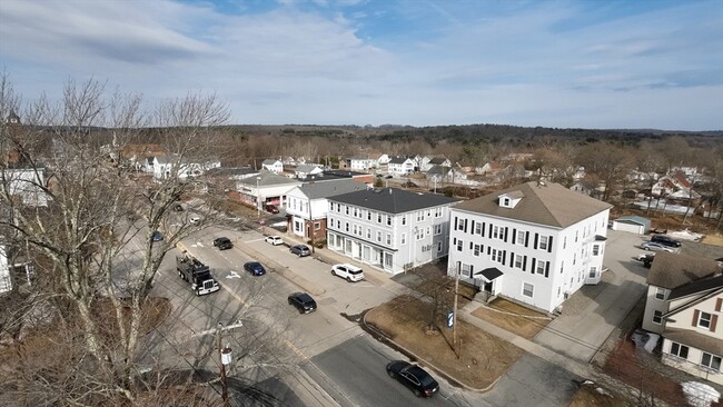 Building Photo - 296 Main St