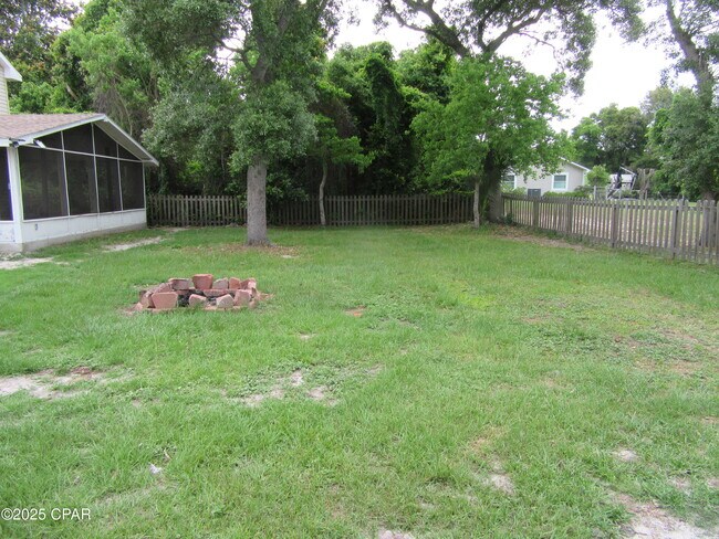 Building Photo - 801 Plantation Way