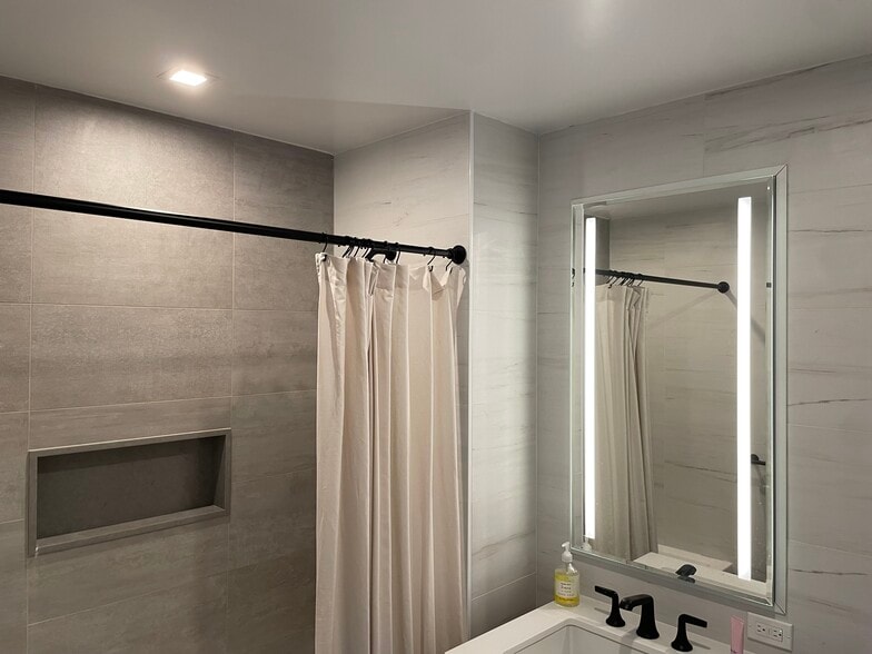 Building Photo - 11 Hancock Pl