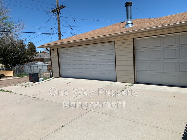 Building Photo - 2105 11th St