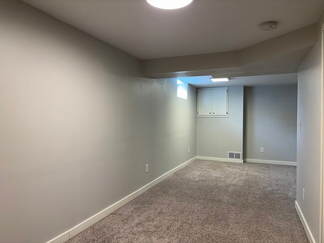 Building Photo - 157 Judd St