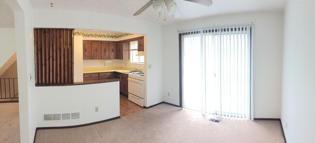 Building Photo - Shaler Townhouse