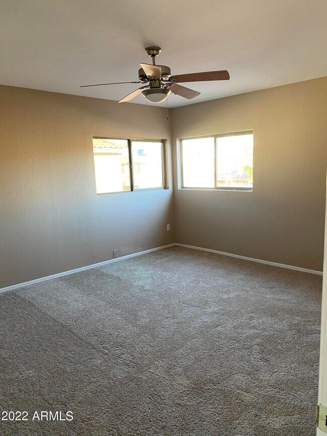 Building Photo - 3427 E Derringer Way