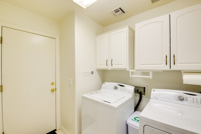 Building Photo - 4972 S Sugarberry Ln