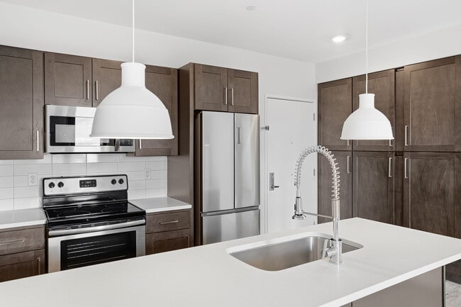 Building Photo - 19 Day St