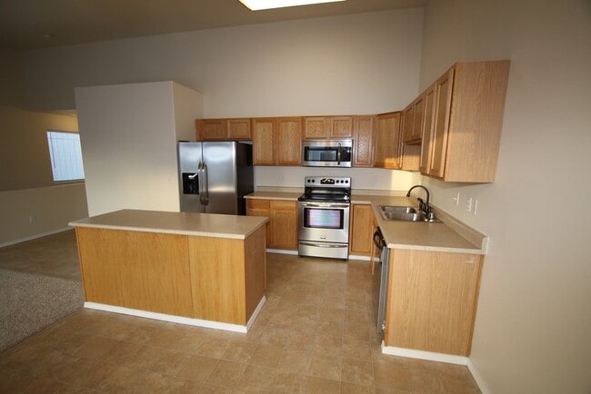 Building Photo - 3 Bedroom Condo in South Anchorage!