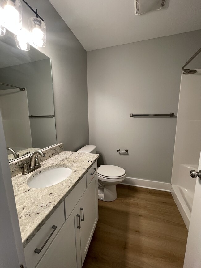 Building Photo - 140 Sunburst Villa Dr