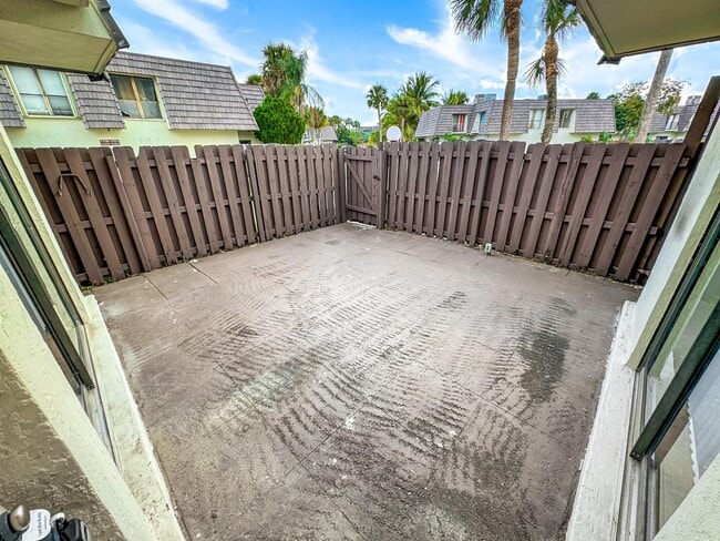 Building Photo - 1827 N Congress Ave