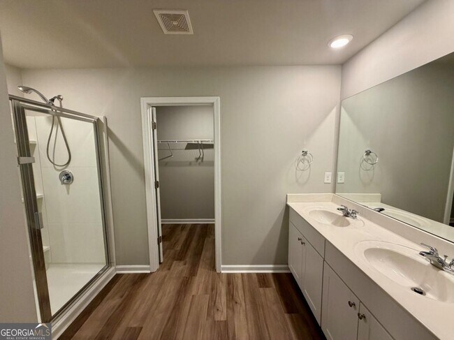Building Photo - 3128 Baylor Cir