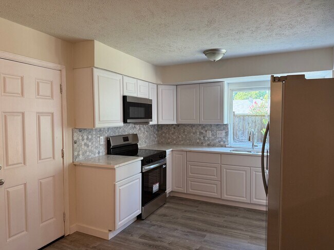 Building Photo - 3527 Cotillion Dr