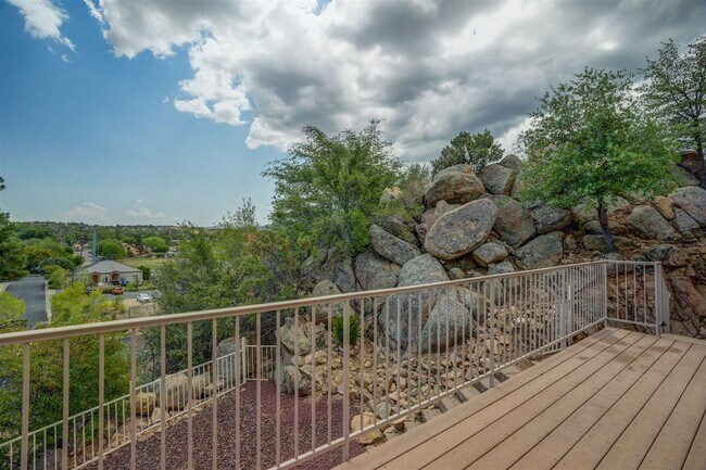 Building Photo - Large 4 bed, 3 bath home in Prescott for R...