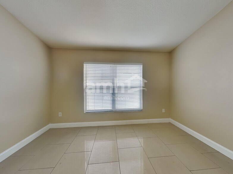 Building Photo - 29425 Crossland Dr