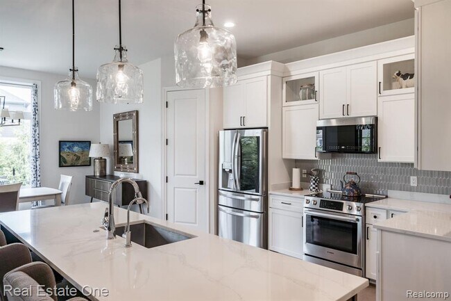 Building Photo - 850 Marlayna Dr