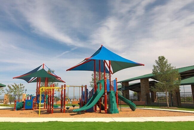 Building Photo - 545 Tree Nut Lp