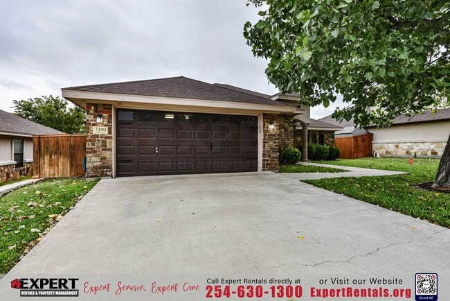 Building Photo - GORDEOUS 3 BEDROOM HOME WITH SOLAR PANELS!!