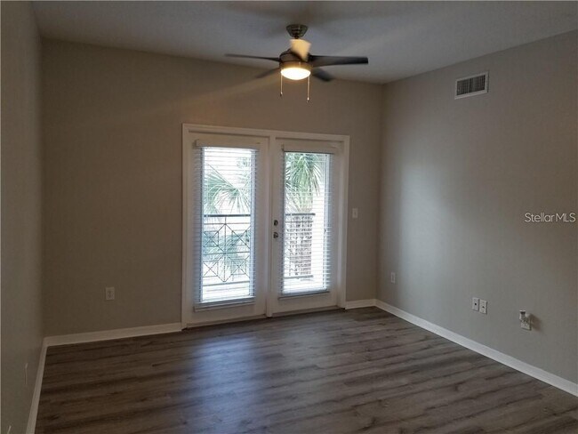 Building Photo - 1910 E Palm Ave