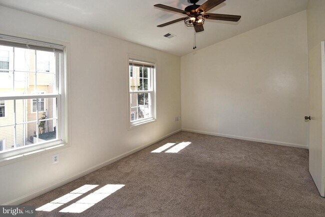 Building Photo - 2304 Hunters Square Ct