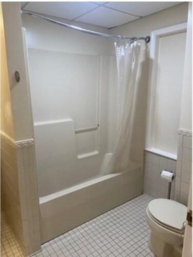 Building Photo - 800 E 3rd St