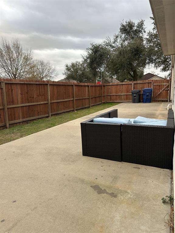 Building Photo - 17246 Cricketbriar Ct