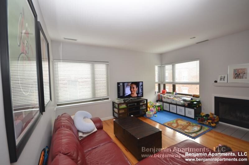 Primary Photo - 110 Strathmore Rd