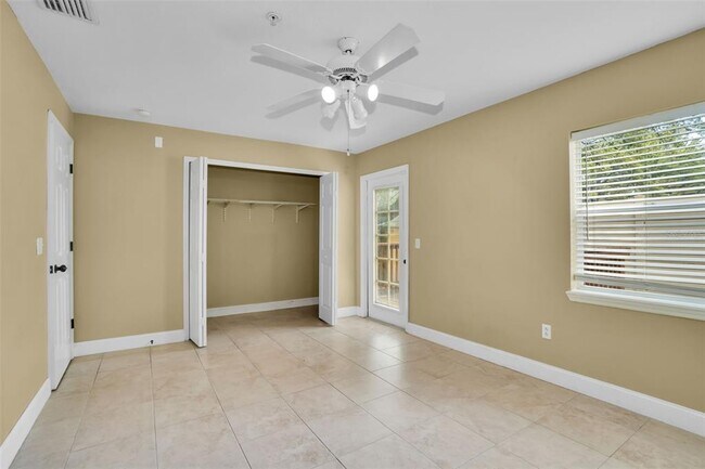Building Photo - 7100 Sunset Way