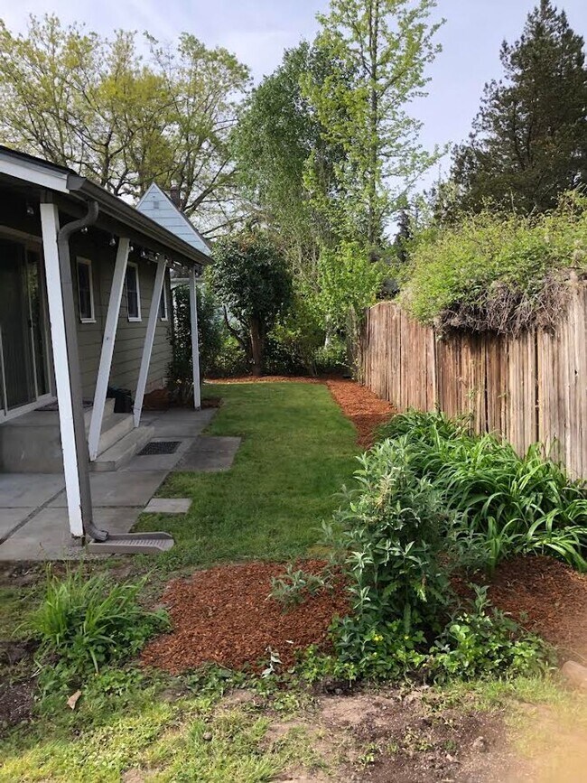 Building Photo - Mid-Century Modern In Garden Home