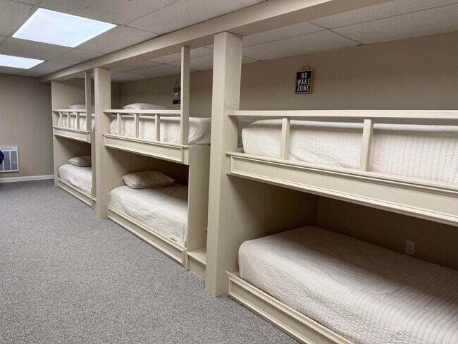 Building Photo - 18 Croft Way