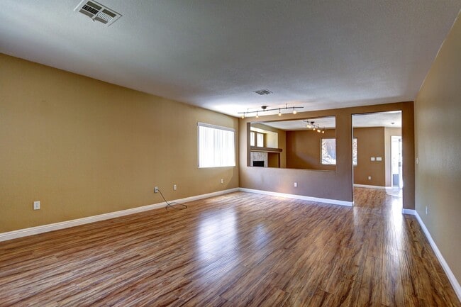 Building Photo - 7545 Tumbling St