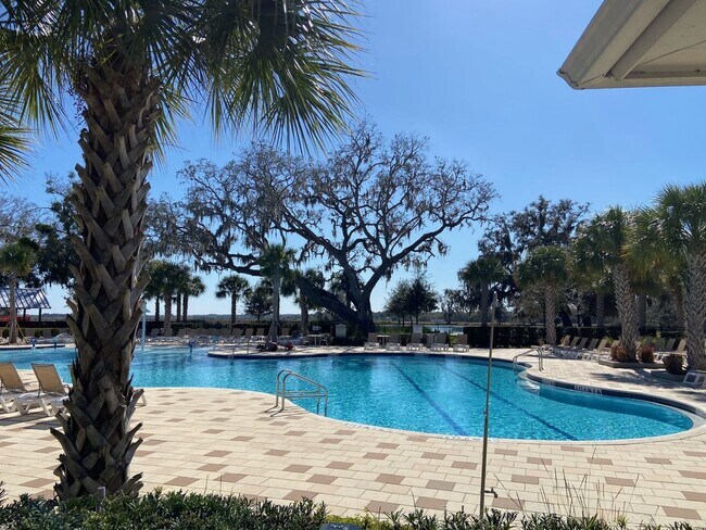 Building Photo - Spacious Corner Unit 3BR/2.5BA Townhome in Kissimmee!