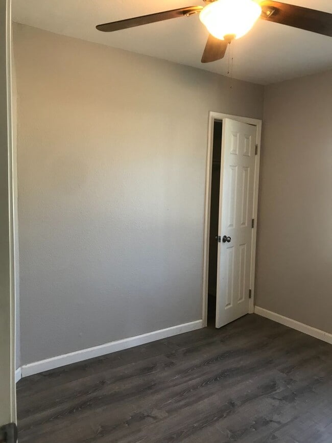 Building Photo - 14993 Yucca Ave