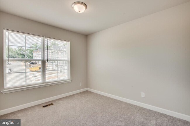 Building Photo - 80 Andrews Pl