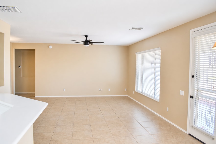 Building Photo - 12910 W Junipero Dr